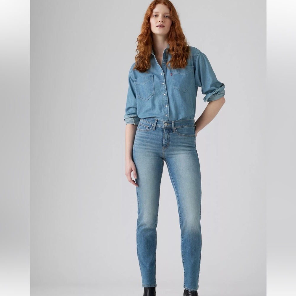 Levi’s 314 Shaping Straight Leg Classic Blue Women's Jeans